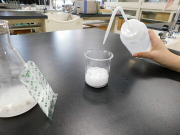 酸化カルシウムなどを使った実験
