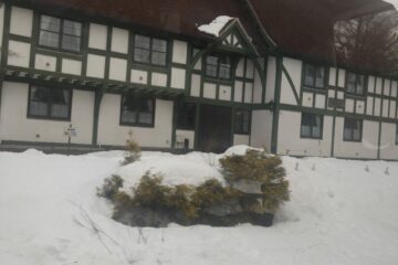 標高が上がるにつれ、雪景色になりました。