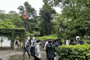 フランス領事館跡地には、風車や井戸なども残されています
