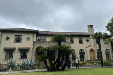 山手の洋館は建物も庭園も、非常に立派です