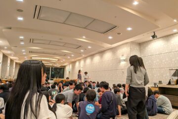 正解するべくチームで答えを熟考します。